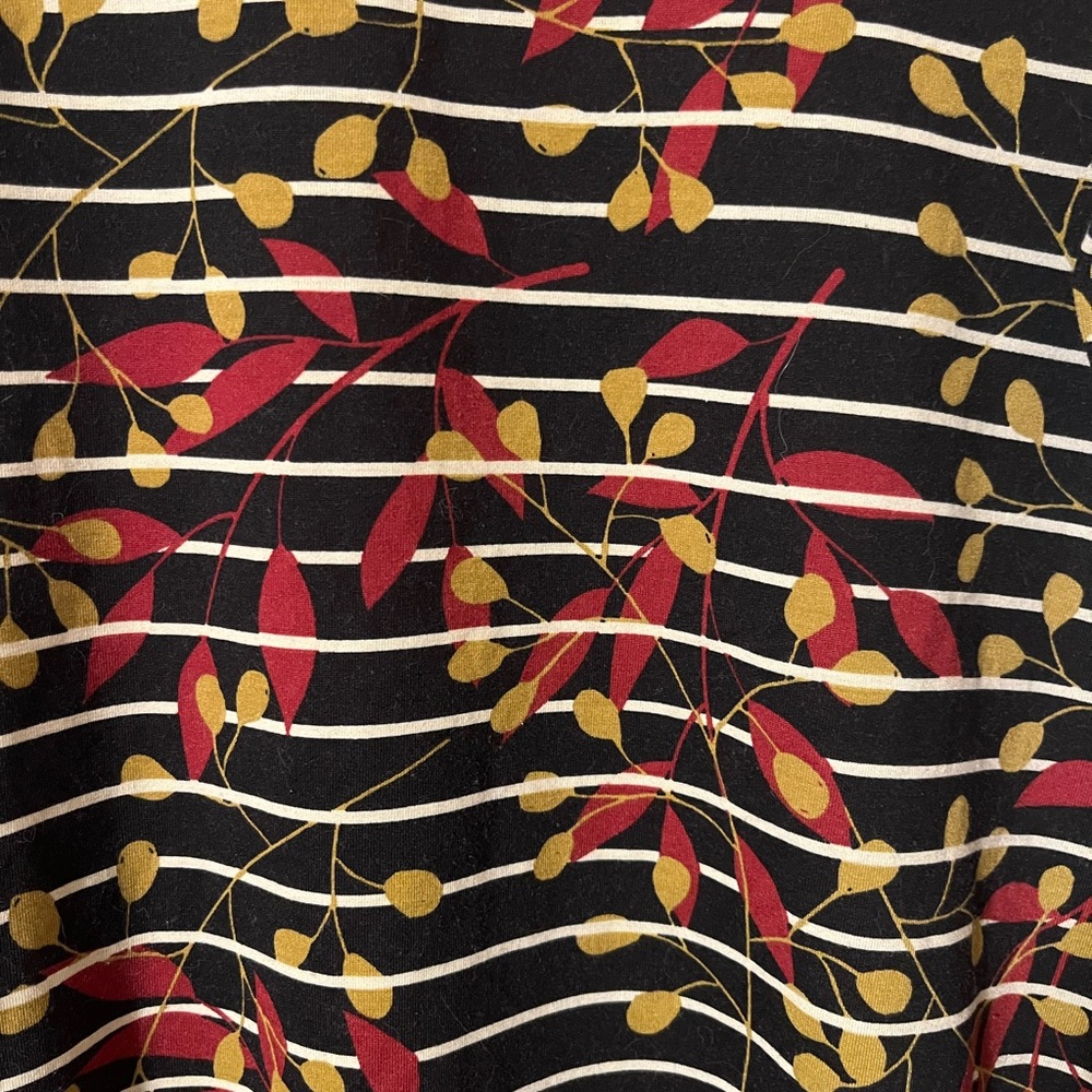 LuLaRoe shirt size large - Picture 2 of 4